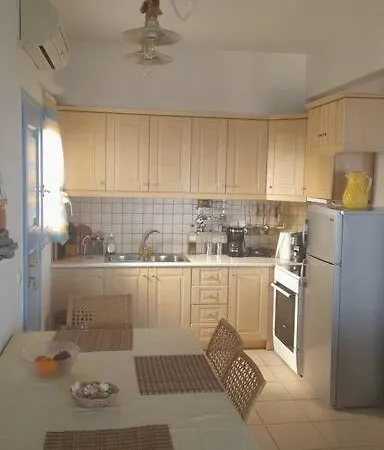 Ferienhaus νησώκατοικία με εκπληκτική θέα/ ηλιοβασίλεμα. Batsi