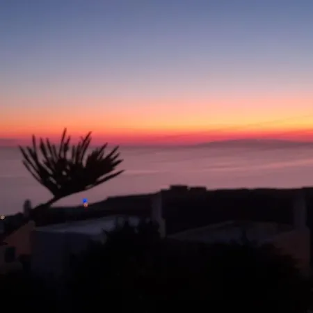 νησώκατοικία με εκπληκτική θέα/ ηλιοβασίλεμα.